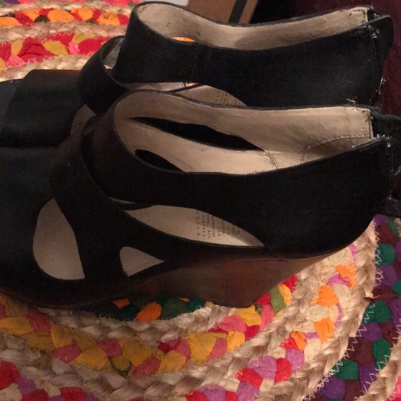 Black wedges with wooden platform - Picture 2 of 5